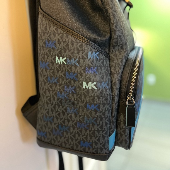 MICHAEL KORS MENS BLUE AUTHENTIC BACKPACK NUMBERED LTD EDITION GRAFFITI DESIGN - Picture 5 of 9